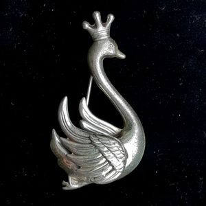 Sterling silver swan pin